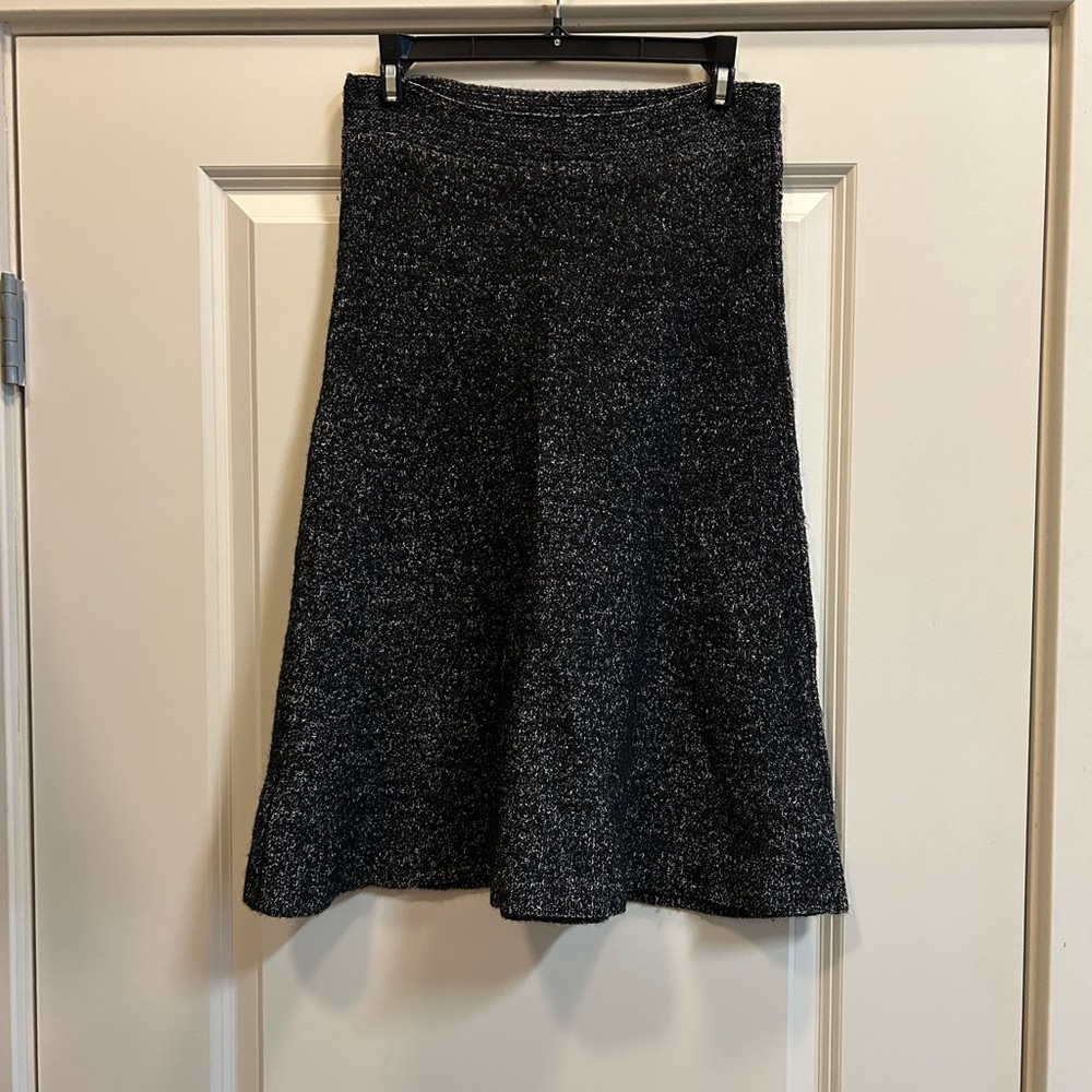 Uniqlo Black Midi Skirt - Picture 3 of 3